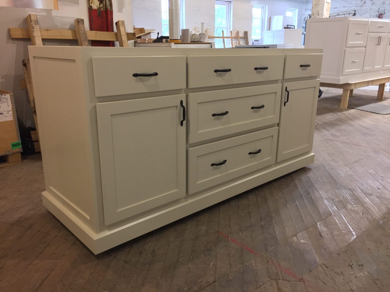 Kitchen island with drawers and online seating