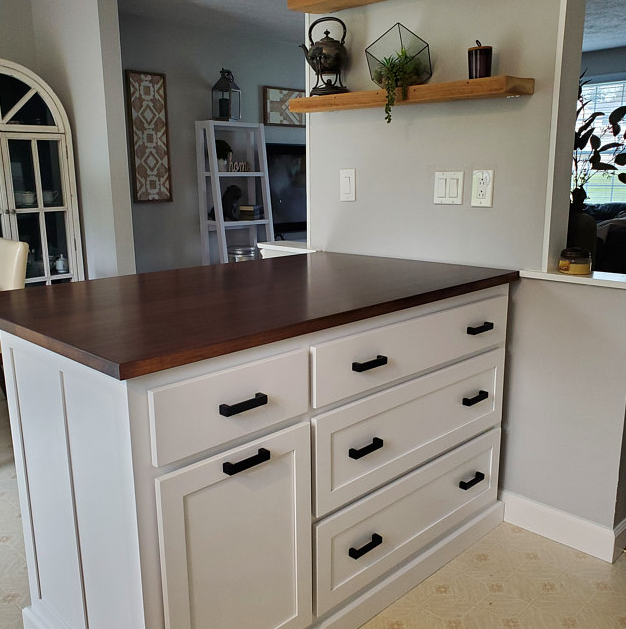 WRF643 Kitchen Island with Drawers Worthy's Run Furniture